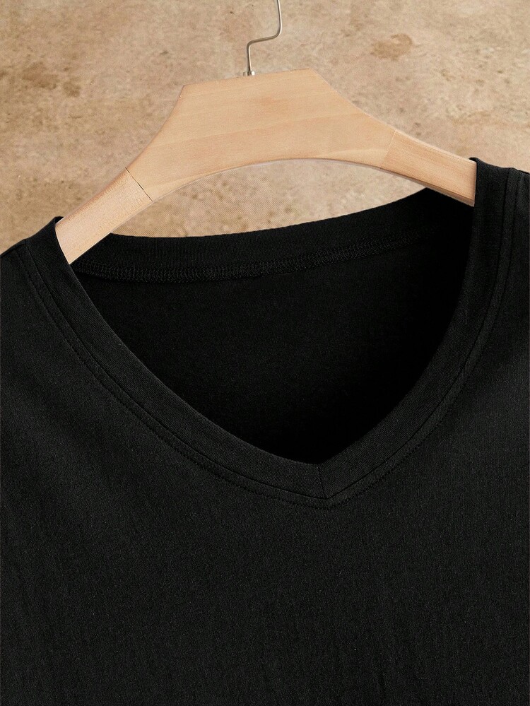 Manfinity RebelGame Men's Plus Size Summer Casual Versatile Solid Color T-Shirt - Black - View 4