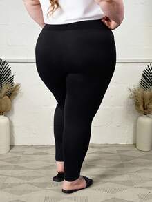 Hourglow Celana Panjang Slim Fit Ukuran Plus dengan Garis Samping Hitam dan Mutiara Putih, untuk Bentuk Tubuh Jam Pasir - Hitam - View 2