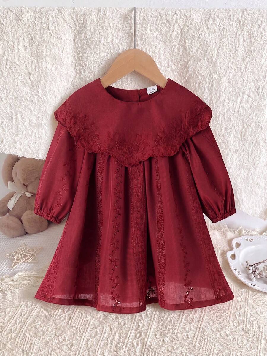 SHEIN Vintaside Kids Vestido de princesa branco estilo vintage para bebê menina, com gola Peter Pan, mangas compridas e modelagem solta, ideal para primavera/outono. - Borgonha - Ver 1