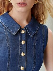 MOTF PREMIUM GAUN WANITA DENIM DENGAN KANCING SETENGAH DAN PLAKET, TANPA LENGAN, DAN MEMPERCANTIK PINGGANG - Medium Wash - View 2