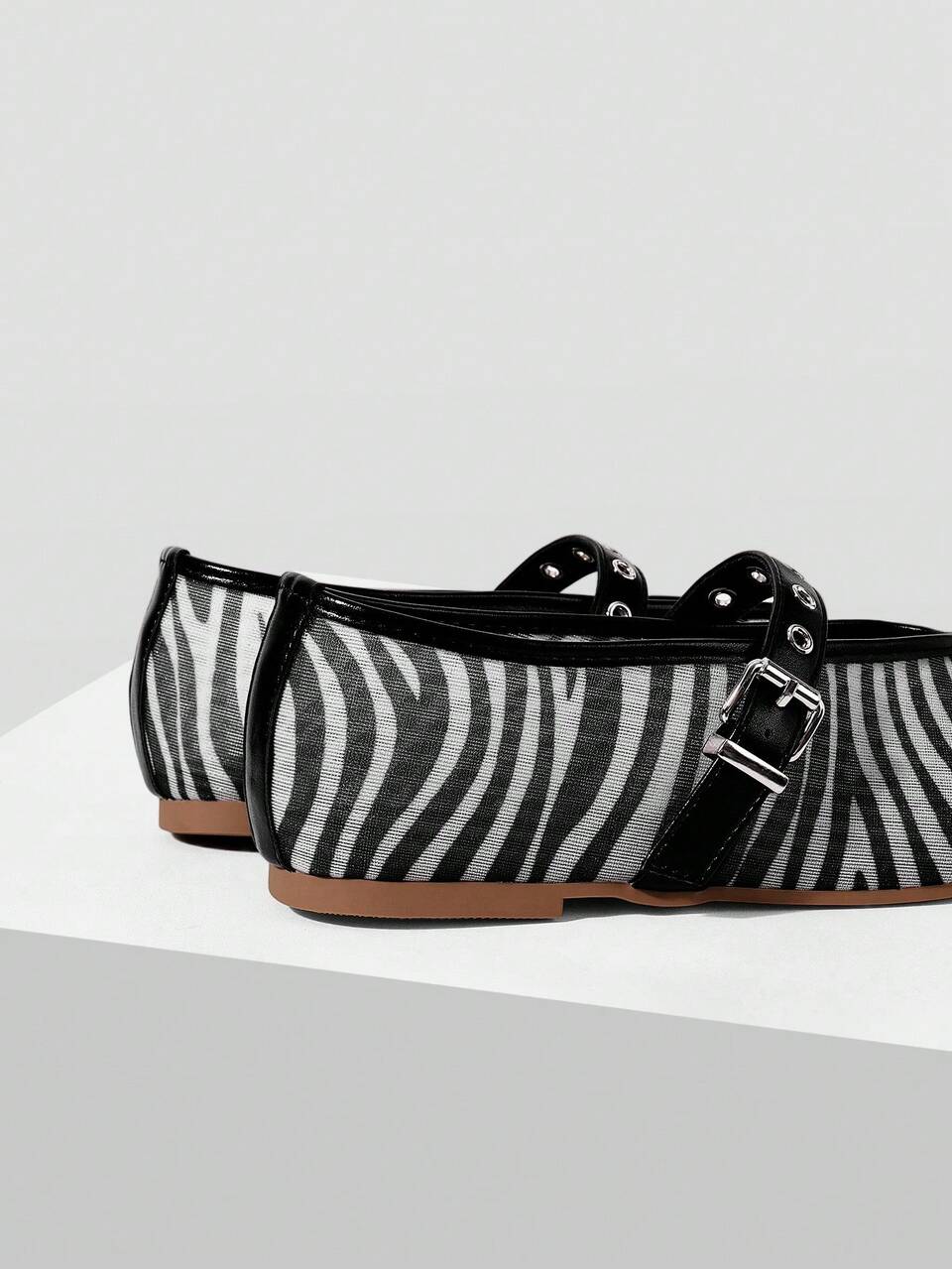 WOMEN'S FLAT  ZEBRA MESH MARY JANE