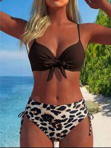 SHEIN Swim Swim Lushoire 2件式成熟時尚性感熱帶風女款泳衣，巧克力棕米色純色繫繩上衣與花卉印花短褲套裝 - 棕色 - 查看 1