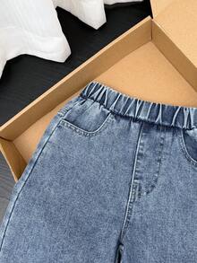 SHEIN 女童秋季棉質水洗多穿搭時尚休閒舒適柔軟寬鬆版型鬆緊腰後口袋刺繡櫻桃蝴蝶結藍色水洗牛仔長褲 - 藍色 - 查看 8