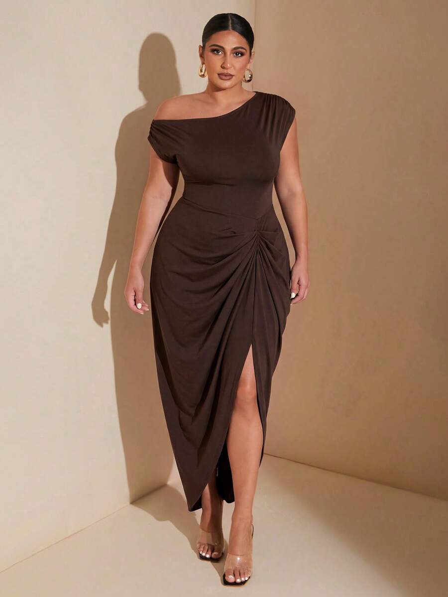 SHEIN BAE Plus Size Solid Color Elegant Design Asymmetric Neckline Pleated Split Hem Dress - Chocolate Brown - View 1