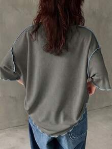 FRIFUL 女款寬鬆休閒對比色條紋圓領落肩上衣，百搭海灘穿搭校園風 - 深灰色 - 查看 2
