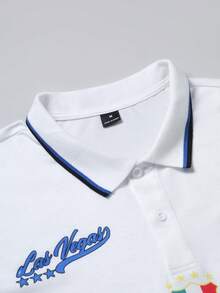 Manfinity Roghcode 男士街頭風 INS 風格拉斯維加斯英文龍圖案藍白配色拼接 Polo 衫，休閒日常，送給男友/丈夫的禮物，週年紀念禮物，白色 - 彩色 - 查看 4