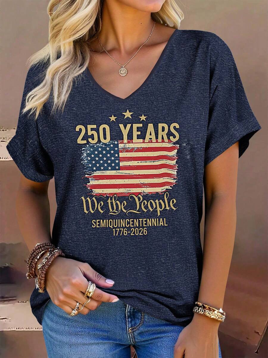 EMERY ROSE 大尺碼海軍藍夏季休閒日美國國旗印花V領短袖T恤,250 Years We The People 圖案印花,復古風 - 彩色 - 查看 1