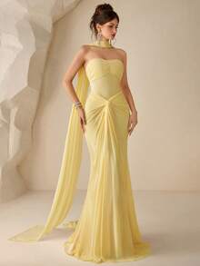 Coutiva Elegant Queen Princess Soft Yellow Knitted Fabric Fitted Slimming Strapless Formal Evening Gown Sexy Minimalist Design Waist-Cinched Winter Wedding - Yellow - View 12