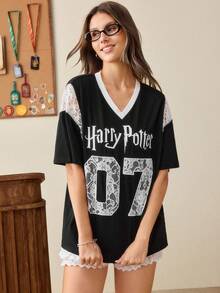 HARRY POTTER X SHEIN 女款V領字母與數字印花休閒百搭日常短袖T恤 - 黑色 - 查看 4