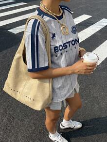 Muchica 休閒極簡圓領短袖寬鬆女款T恤，適合夏季，搭配對比深藍色領口與條紋袖子。馬匹印花增添復古、學院、經典、時尚、青春與街頭風格。面料光滑舒適，秋季理想選擇。 - 彩色 - 查看 6