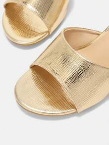 CUCCOO CURVES Plus Size Women's Simple Classic Design Bund Sandals For Christmas Wide Fit - Gold 511 - View 5