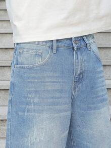 SHEIN Manfinity EMRG Pantalones cortos de mezclilla azul lavada talla grande para hombre, casuales y versátiles de 5 puntos - Lavado ligero - View 7