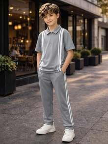 SHEIN 2件組兒童青少年男孩休閒寬鬆舒適百搭 Polo 領短袖 T 恤與長褲套裝，適合運動、學校、春/夏季、返校季 - 灰色 - 查看 2
