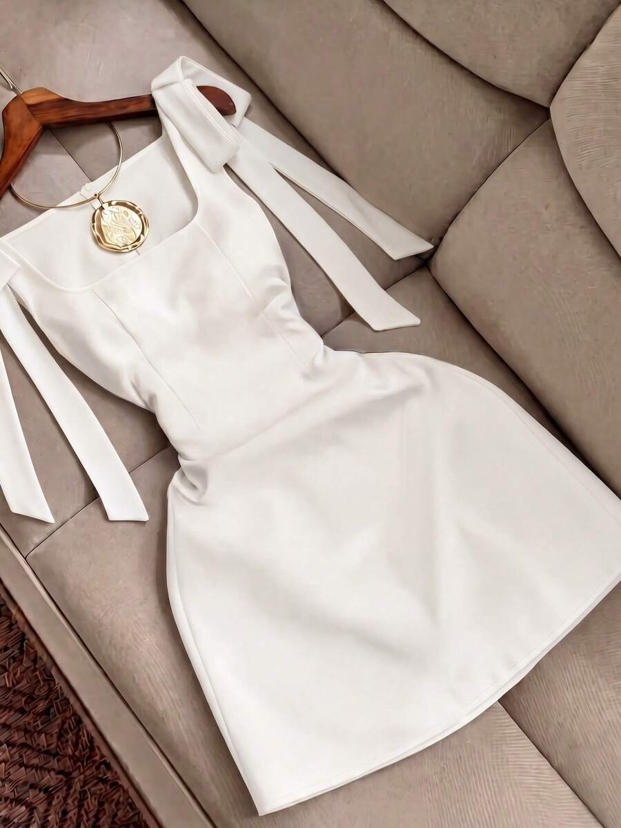 SHEIN Franclia 纯色无袖夏季简约设计时尚优雅系带连衣裙 - 白色 - 查看 1
