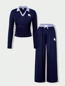SHEIN Casuvi Kids 青少年女孩兩件套，針織彈性修身 T 恤套裝，對比色梭織條紋 Polo V 領套頭長袖 T 恤搭配對比腰帶寬腿褲，馬匹圖案印花裝飾，時尚復古運動風，適合休閒、運動、度假穿著，春秋季適用 - 藏蓝色 - 查看 5