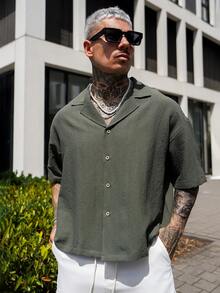 Artur Kramer 男士綠色飛梭布寬鬆前短後長的盒狀大尺寸襯衫 - 軍綠色 - 查看 1