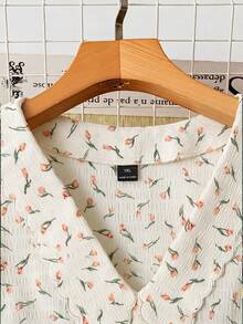 Mulvari Camisa de manga corta con botones y estampado floral francés texturizado para tallas grandes - Albaricoque - Ver 4