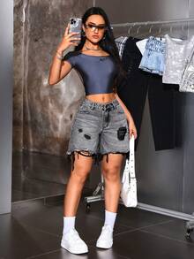 SHEIN ICON 大尺碼女款休閒日常牛仔短褲，附口袋、鈕扣與破洞設計 - 淺灰色 - 查看 7