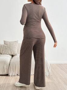 SHEIN طقم أمومة من قطعتين: ملابس علوية بأكمام طويلة مخطط باللون البني وبنطال - مناسب للرضاعة - أسلوب كاجوال خريفي - بني - مشاهدة 9