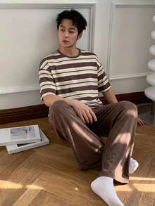 DAZY 男士短袖復古條紋T恤與純色棕色長褲居家休閒套裝 - 棕色 - 查看 3