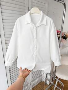 SHEIN 青少年女孩寬鬆休閒極簡舒適日常學院風優雅修身梭織純白色翻領前開扣不對稱下擺抓皺上衣，返校季 - 白色 - 查看 3