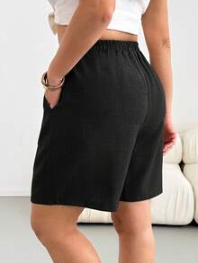 SHEIN Essnce 大尺碼夏季休閒百搭純色短褲 - 黑色 - 查看 3