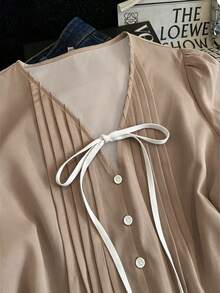 Franclia Blus Liburan Elegan Wanita dengan Bordir, Kancing, dan Tali Pengikat, Model Kerut - Khaki - View 5