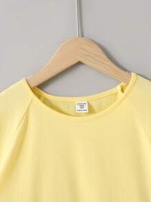 SHEIN KidTween 女孩淡黃色修身落肩袖拼接刺繡蕾絲荷葉邊下擺 T-shirt 舒適針織上衣 - 黃色 - 查看 5