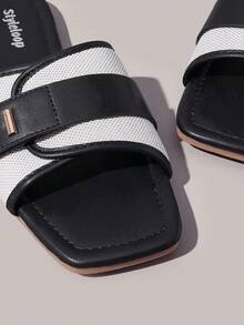 Styleloop Women Shoes Multi-Colored Canvas Splicing Square Toe Flat Bottom Cross Sandals, Simple Casual Style, Suitable For Daily Commuting, Vacation Travel, V - Black 4 - View 3