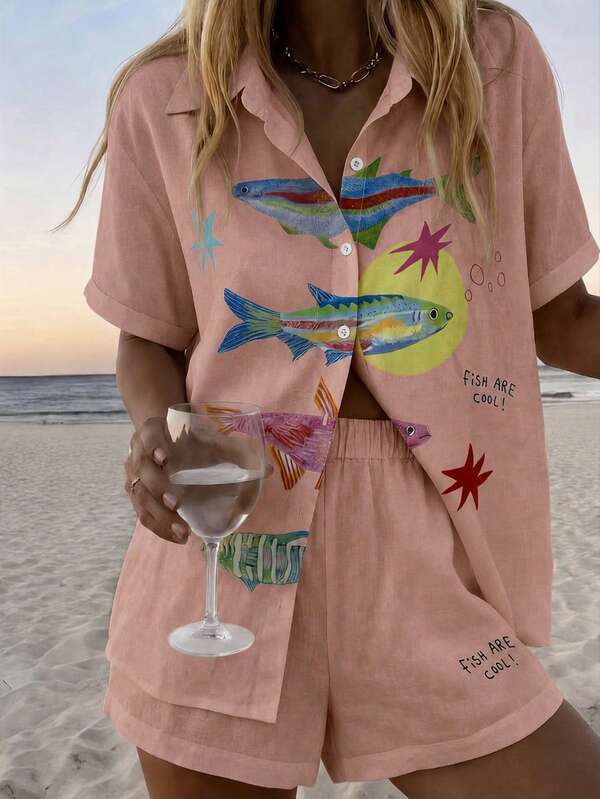 Vaclyn Conjunto casual de camisa de manga corta con patrón de pez y botones simples y pantalones cortos para mujer