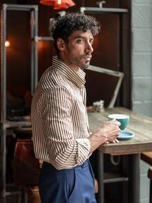 YOUESAWY YOUESAWY Camisa de manga larga con cuello vuelto, diseño de tela texturizada con rayas y pliegues, de ajuste holgado, de poliéster ligero, estilo minimalista vintage, adecuada para salidas casuales, el hogar y el transporte - Marrón - Ver 4