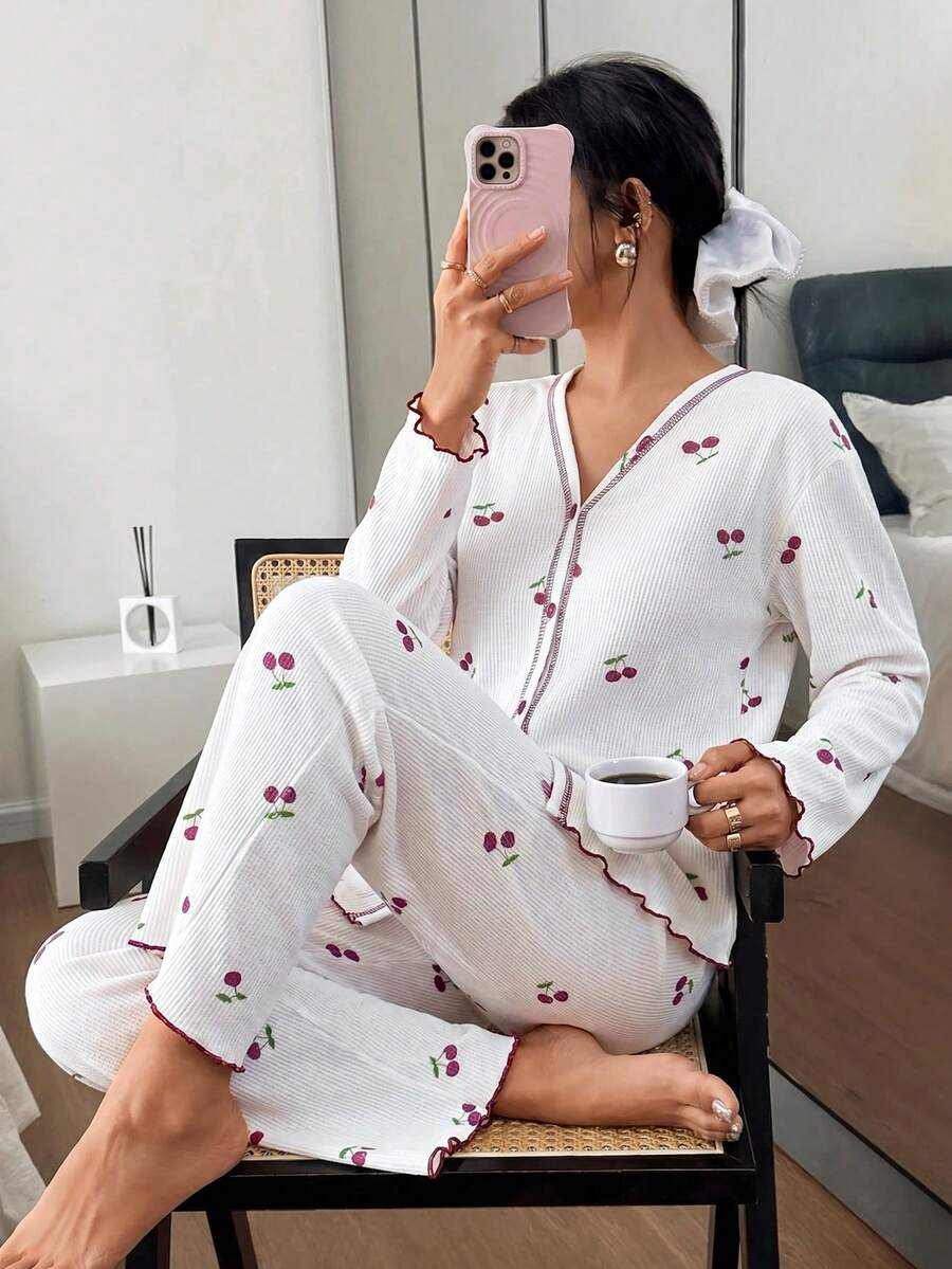 SHEIN 女款棉質 2 件組羅紋針織荷葉邊飾白色對比色可愛圖案前開鈕扣長袖縫線細節襯衫與長褲居家舒適休閒睡衣套裝 - 白色 - 查看 1