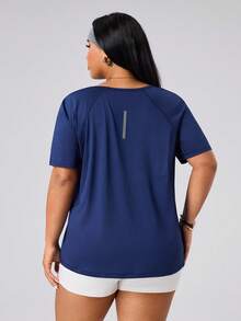 Easithlete Plus Size Women's Solid Color Round Neck Raglan Short Sleeve Sports T-Shirt - Navy Blue - View 5