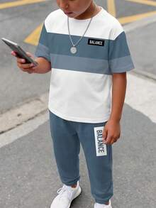 青少年男孩休閒舒適時尚極簡圓領短袖T恤與長褲套裝，經典酷感方格分割圖案印花，精緻小Logo文字圖案印花，適合秋冬返校季 - 彩色 - 查看 2