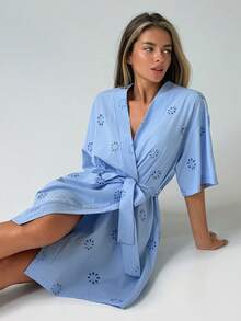 Livesso Summer Vacation Hollow Embroidery Floral Pattern Loose Fit Women's Nightgown - Blue - View 10
