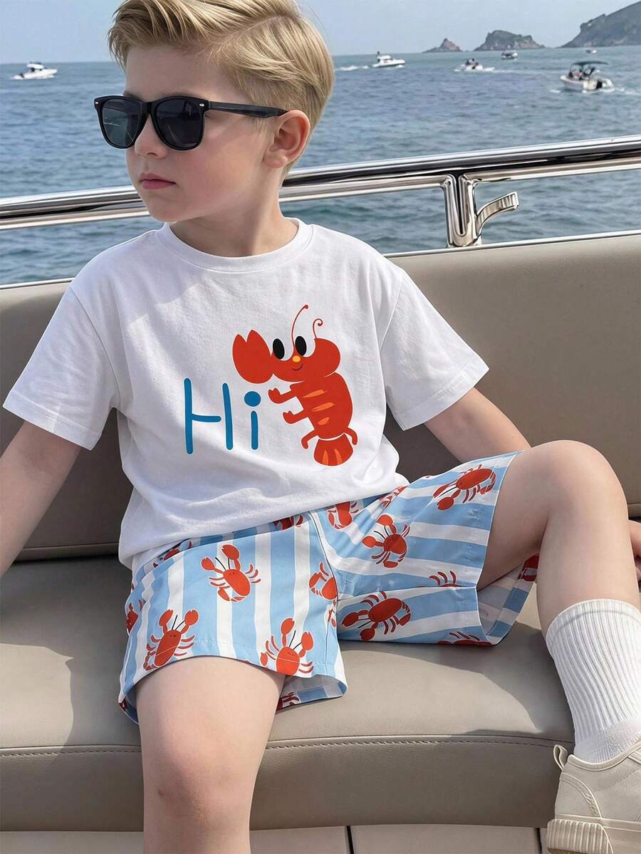 SHEIN Playful Pals 幼童男童2件組T恤短褲套裝,紅色龍蝦Hi標語圖案白色針織圓領短袖套頭T恤搭配鬆緊腰蝴蝶結裝飾梭織印花短褲,短袖短褲2件組,幼童男童2件組,適合4-7歲,條紋、龍蝦、英文 - 彩色 - 查看 1