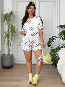 SHEIN EZwear 大尺碼女款波點印花短袖T恤與短褲休閒兩件套 - 彩色 - 查看 4