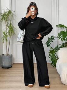 SHEIN EZwear 大尺碼女款字母印花連帽長袖上衣與長褲休閒日常兩件套 秋季 - 黑色 - 查看 2