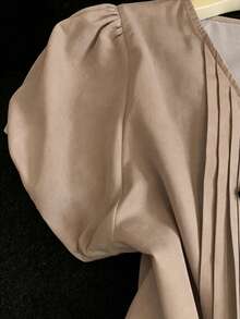 Franclia Blus Liburan Elegan Wanita dengan Bordir, Kancing, dan Tali Pengikat, Model Kerut - Khaki - View 3