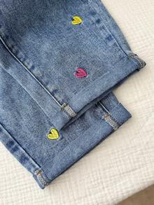 SHEIN 女嬰彩色愛心刺繡圖案藍色牛仔寬鬆吊帶褲錐形長褲 - 中等水洗藍 - 查看 6