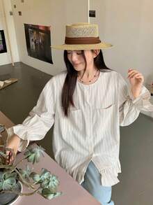 Dazy Plus 女款拼接荷葉邊飾長袖黑白條紋襯衫，夏季休閒通勤日常上班穿著，寬鬆版型雙口袋大尺碼上衣，可愛上衣 - 杏色 - 查看 7