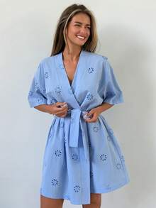 Livesso Summer Vacation Hollow Embroidery Floral Pattern Loose Fit Women's Nightgown - Blue - View 5