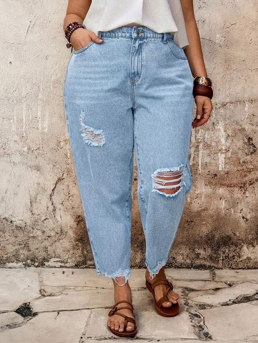 EMERY ROSE EMERY ROSE Plus Size Women's Pocket Distressed Tapered Leg Jeans - Light Wash - View 1