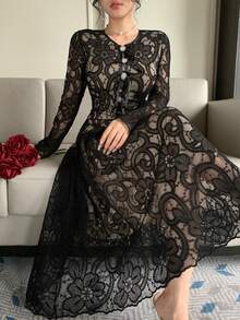 DAZY Gaun Musim Gugur Elegan Leher Bulat Lengan Panjang dengan Ikat Pinggang, Renda Hitam, Potongan Ramping, Panjang Sedang - Hitam - View 6
