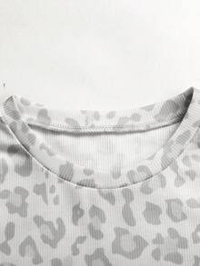 SHEIN 青少年女孩豹紋印花T恤與長褲套裝 - 淺灰色 - 查看 5