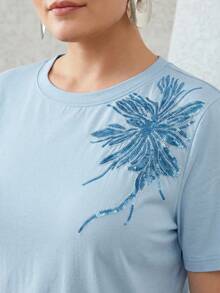 MOTF PREMIUM PLUS 夏季精緻花卉刺繡針織彈性棉 T-shirt - 霧霾藍 - 查看 3