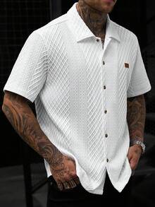 Manfinity CasualCool 男士素色針織提花紋理胸前Logo裝飾柔軟夏季成熟休閒寬鬆短袖襯衫 - 白色 - 查看 4