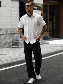 Manfinity CasualCool 男士休閒條紋單排扣短袖襯衫，適合日常穿著 - 彩色 - 查看 4