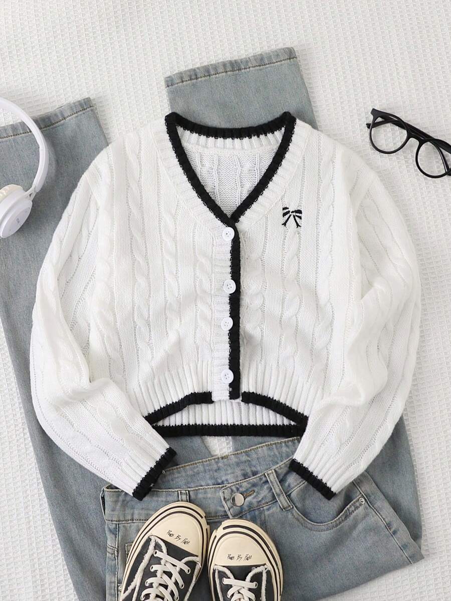 SHEIN Vintaside Kids 1件女童開襟毛衣,簡約百搭V領,麻花編織黑白對比色,蝴蝶結刺繡圖案,學院風,適中厚度,整齊下擺,緊口袖口,耐穿耐磨,適合日常穿著、上學、外出、居家,秋冬款 - 白色 - 查看 1