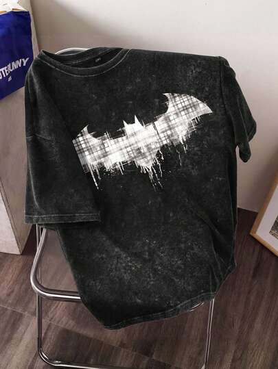 BATMAN X SHEIN تي شيرت رجالي بياقة دائرية وأكمام قصيرة كاجوال متعدد الاستخدامات